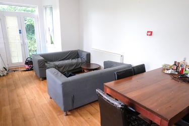6 bed flat, 10 Lisson Grove, Mutley, Plymouth, PL47DN - Image 2